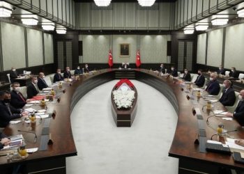 تعديلات في حكومة أردوغان بعد فضيحة وزيرة التجارة