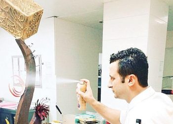 طاه تركي يحاول دخول موسوعة “غينيس” بمنحوتات شوكولاته