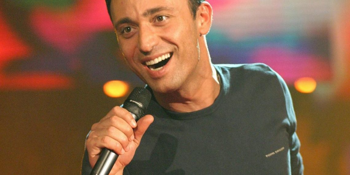 المطرب مصطفى صندل يجهز أغنية للمنتخب التركي