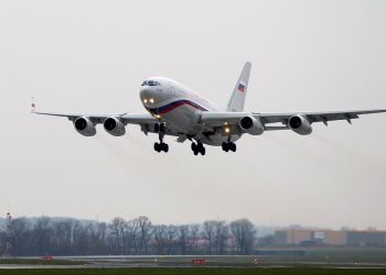 روسيا تستأنف رحلاتها الجوية مع مصر وتجمدها مع تركيا