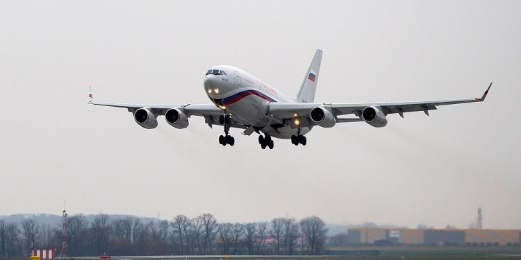 روسيا تستأنف رحلاتها الجوية مع مصر وتجمدها مع تركيا