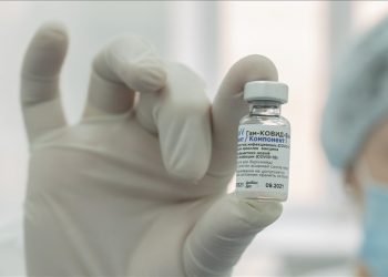 تركيا توقع عقدا لشراء 50 مليون جرعة من لقاح “سبوتنيك V”
