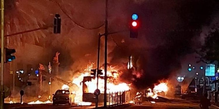 أكبر ضربة صاروخية من كتائب القسام لتل أبيب وضواحيها بـ130 صاروخًا