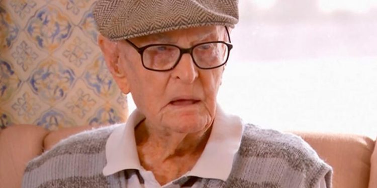 أكبر معمِّر في أستراليا: مخ الدجاج سر عمري الطويل!