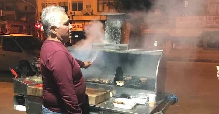 تركيا.. انتحار بائع أمام منزله