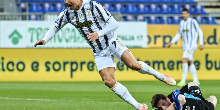 رونالدو يزف الفوز ليوفنتوس بهدف تاريخي