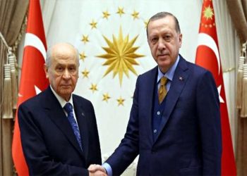 تحالف أردوغان يضع المعارضة في مأزق تأييد “الدستور الانقلابي”