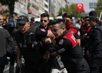 السلطات التركية تعلن اعتقال 8 أشخاص بشبهة الارتباط بـ”داعش”