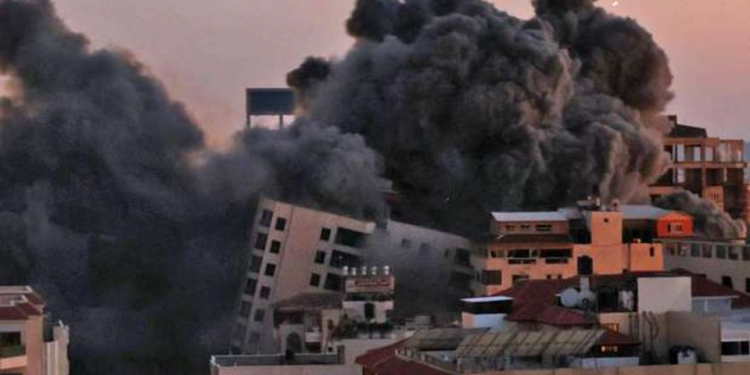 إسرائيل تطلق غازات سامة على قطاع غزة