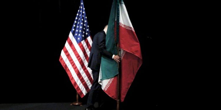 كاتب تركي ينتقد الحجب الأمريكي لمواقع إخبارية إيرانية