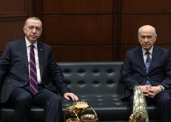 حليف أردوغان يضغط عليه للانسحاب من حلف الناتو