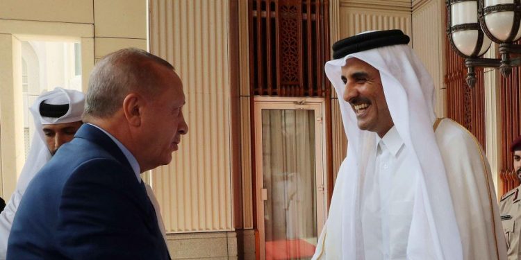 وثائق قضائية في لندن تثبت تورط قطر وتركيا في تسليح “النصرة”