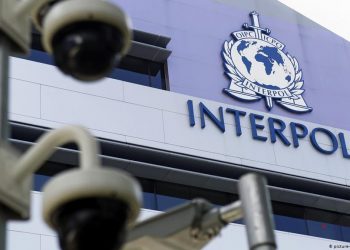 الإنتربول: مذكرة توقيف الصحفي جان دوندار ذات “رائحة سياسية كريهة”