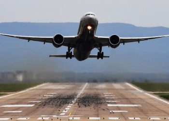 وزير السياحة التركي يتحدّث عن استئناف رحلات الطيران مع روسيا