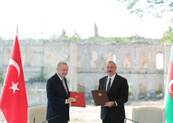 أردوغان يتحدث عن إمكانية إنشاء قواعد عسكرية تركية في أذربيجان