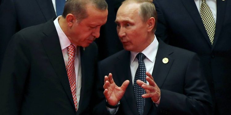 شرط بوتين لإعادة السياح إلى تركيا