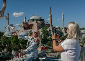 غياب السياح الروس يكلف تركيا أكثر من ملياري دولار