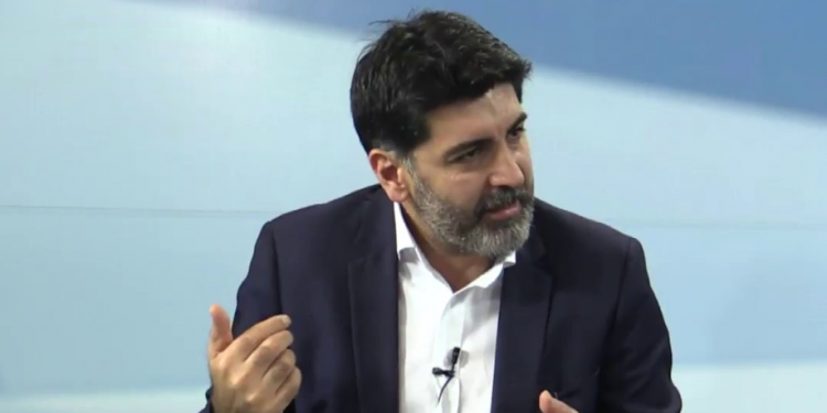 صحفي: التحالف الحاكم يدفع تركيا نحو انقسام وصراع