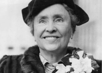  الحياة إما مغامرة جريئة أو لا شيء