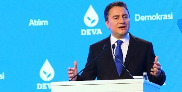 باباجان يطالب أردوغان باتخاذ موقف ضد العنف السياسي