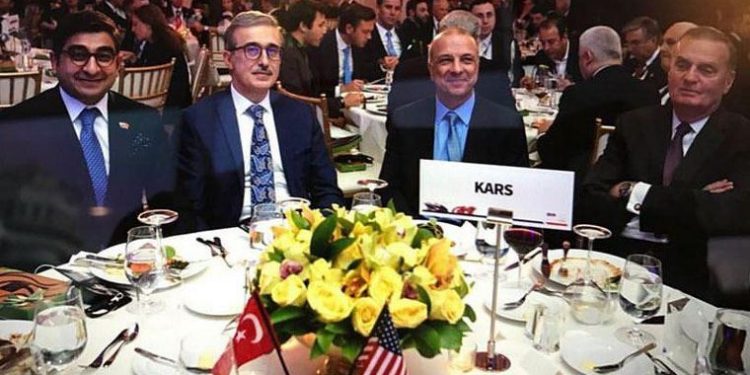 ملياردير هارب من 255 سنة سجن مع مسؤول يواجه عقوبات أمريكية