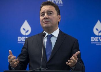 باباجان: العدالة والتنمية سلم تركيا للعصابات