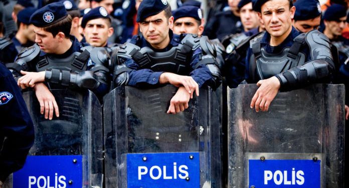 تركيا: التحالف الحاكم يرفض التحقيق في انتحار أفراد الشرطة