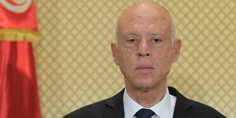 رسميًّا الرئيس التونسي يعلق اختصاصات البرلمان ويرفع الحصانة عن النواب