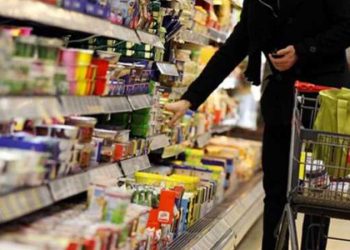 كاتب تركي: المواطن يثق بمعدل التضخم لنفقاته لا الإحصاءات الرسمية