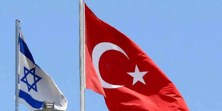 الرئيسان التركي والإسرائيلي يتطلّعان إلى تحسين العلاقات عبر اتصال هاتفي