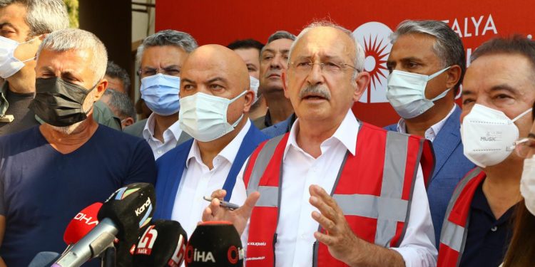 زعيم المعارضة: أردوغان اشترى طائرات خاصة بدلا من طائرات الإطفاء