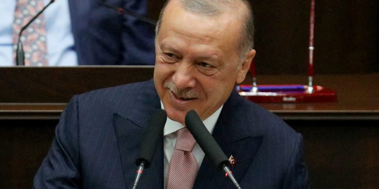 صحيفة ألمانية: أردوغان الغارق بالفساد يروي لشعبه قصة خيالية