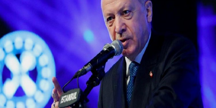 أردوغان يبحث عن حل لتعويض خسارة شعبيته بالمدن الكبرى