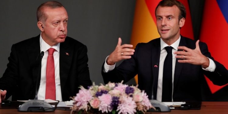 بلومبرج: وقف إطلاق النار بين أردوغان وماكرون لن يدوم طويلا!