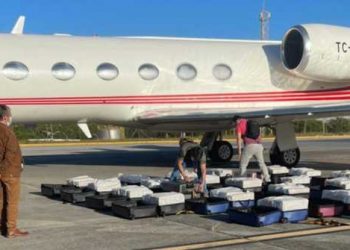 البرازيل تعتقل قائد طائرة تركية محملة بالكوكايين