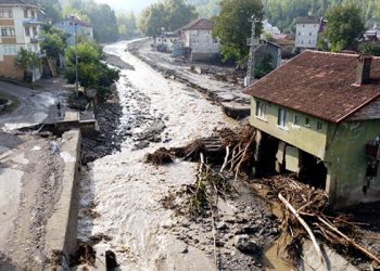 قرية ظافر مثال حي على كارثة السيول في بارتين.. من المذنب؟