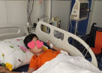 قسوة لا حدود لها.. منع طفل ينتظر الموت لقاء والده المسجون في تركيا