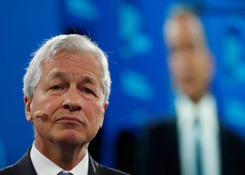 مدير بنك جيه بي مورجان: على تركيا حل أزمتين!