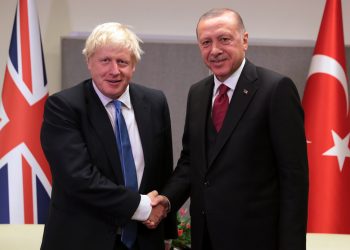 المملكة المتحدة تخطط لإنشاء مراكز لاجئين في تركيا وباكستان