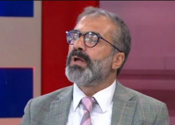 تركيا.. بروفيسور مقرب للحزب الحاكم يشتكي الرقابة على مقالاته!