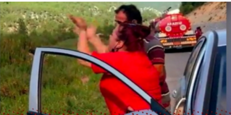 تركيا: اعتقال سيدة بمناطق الحرائق بتهمة إهانة أردوغان!