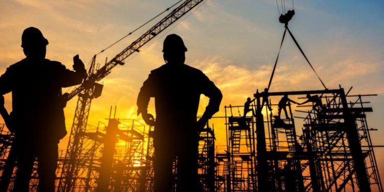 مقاولو البناء الأتراك يقررون الإضراب عن العمل