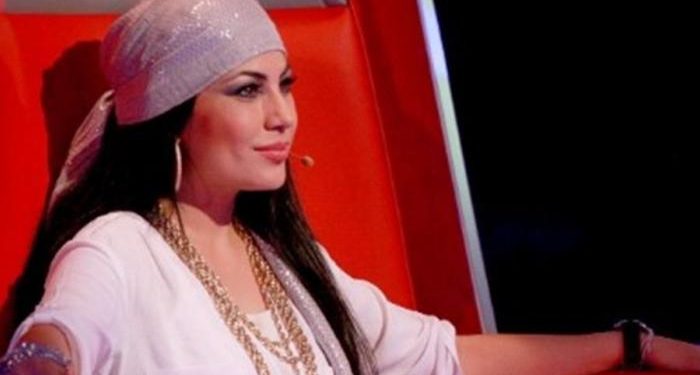 نجمة البوب الأفغانية “آريانا سعيد” تنجح في الفرار إلى تركيا