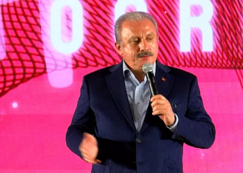 رئيس البرلمان التركي: منازل “بوزكورت” لا تتحمل السيول!