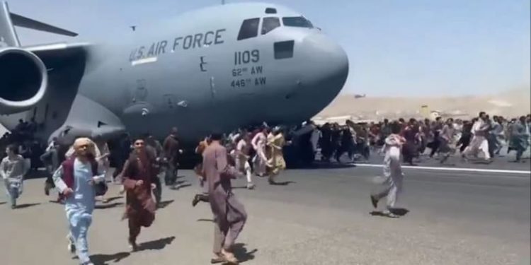 رويترز: تركيا تعلق خطة تأمين مطار كابول