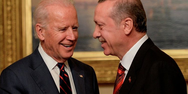 صحفي: تركيا تضغط من أجل لقاء يجمع أردوغان مع بايدن