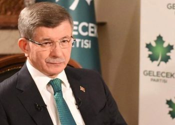 داود أوغلو يعترف بفساد حزب العدالة والتنمية خلال فترة رئاسته