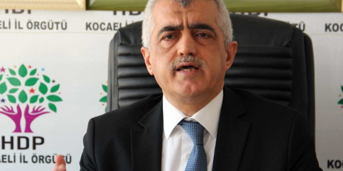 تركيا.. سياسي يطالب بعاملة سجناء الرأي مثل جنرالات انقلاب 28 فبراير!