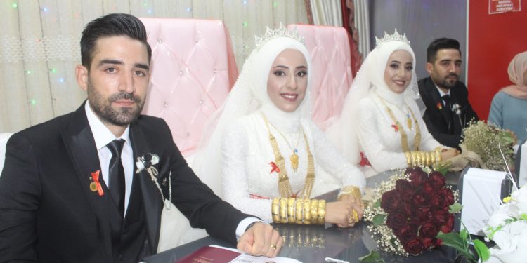 تركيا.. زواج شقيقين توأم من أختين توأم