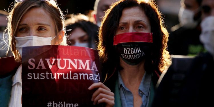 تركيا.. 1500 محام خضعوا لمحاكمات خلال 5 سنوات!